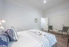 Others 7 Cloudkeys Spacious Family Home in Thisio