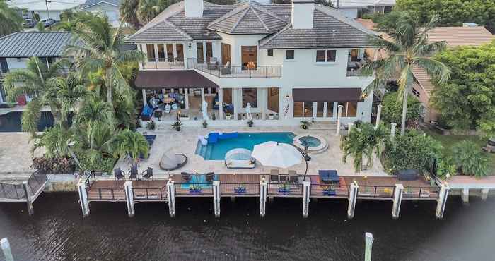 อื่นๆ Luxury Home Villa D' Amore Southern Florida Paradise Sleeps 10 5 Bedroom Villa by Redawning