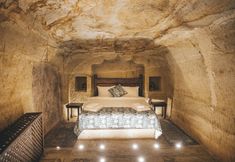 Lainnya 4 Tale Cave INN