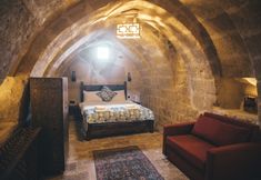 Others 3 Tale Cave INN