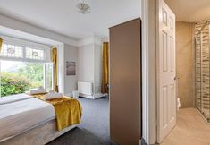 อื่นๆ 4 Delightful Holiday Home With sea Views and Hot Tub