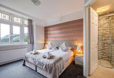 อื่นๆ 3 Delightful Holiday Home With sea Views and Hot Tub