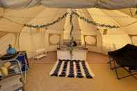 Lain-lain Impeccable 1-bed Bell Tent Near Holyhead