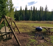 Others 7 Red Cedar Cabin