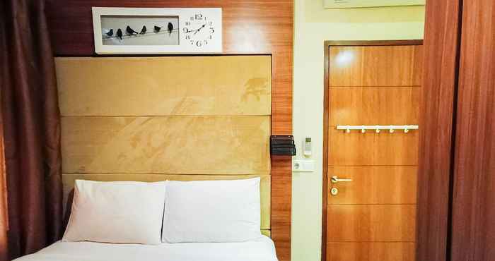 อื่นๆ Classic Luxury 2Br At Vida View Makassar Apartment