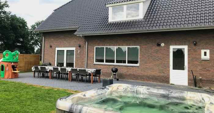 Others Cozy Luxury Holiday Home With Jacuzzi