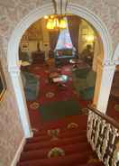 Lobby sitting area Lovat Arms Hotel