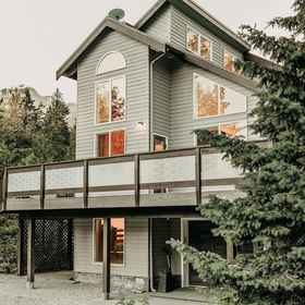 Primary image 1 Mt Baker Lodging Cabin 80 - Sleeps 7, Whatcom County Hotels