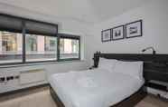 Others 7 Stylish 1 Bedroom Apartment in Holborn in a Great Location