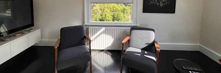 Others Stylish 1 Bedroom Top Floor Apartment in Highgate