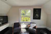 Others Stylish 1 Bedroom Top Floor Apartment in Highgate