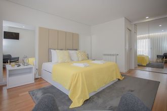 Others 4 Liiiving - Luxury River View Apartment V