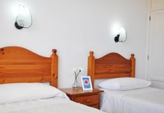 Others 7 Las Camelias