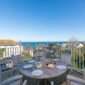 Primary image 1 Cornerways, Deviock Hotels