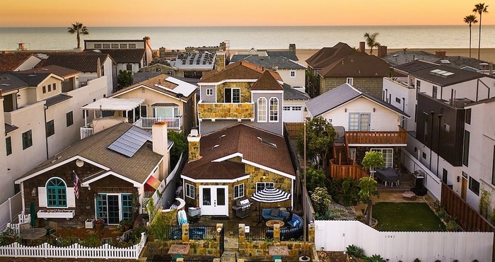 Lain-lain Sand Castle by Avantstay Beach House on Balboa Peninsula w/ Patio & Hot Tub