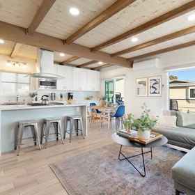 Primary image 1 Mission Point 2 by Avantstay Mission Beach Home w/ Large Balcony Steps to Beach!, Khách sạn San Diego County