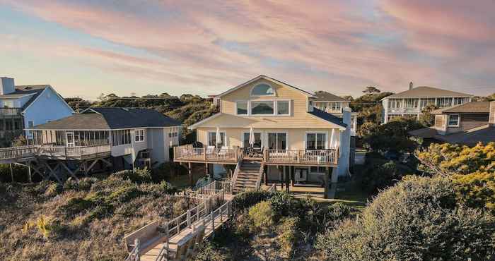 Others Lighthouse by Avantstay Beachfront View Home w/ Pool Table & Ping Pong