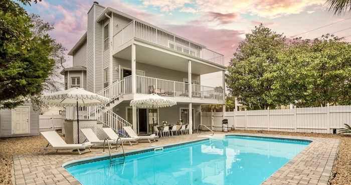Others Hourglass by Avantstay Chic Beach Getaway w/ Pool & Two Large Balconies