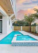 Imej utama Rendezvous by Avantstay Modern Haven w/ Game Room, Roof Top, Hot Tub, Pool & Close to Beach!