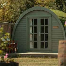 Primary image 1 グランピング イン ウィルトシャー ザ グリーン ノール イズ ア チャーム, シーグリー ホテル