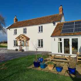 Primary image1薩莫塞特別墅,Burnham Without飯店