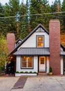 ภาพหลัก Corduroy Sage Avantstay Cozy & Cute Cabin w/ Deck Sleeps 21!