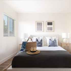 Room 1 Grant Hill 2 Unit Buyout by Avantstay 7 BR 2 Unit Home w/ Patio, San Diego Convention Center Hotels