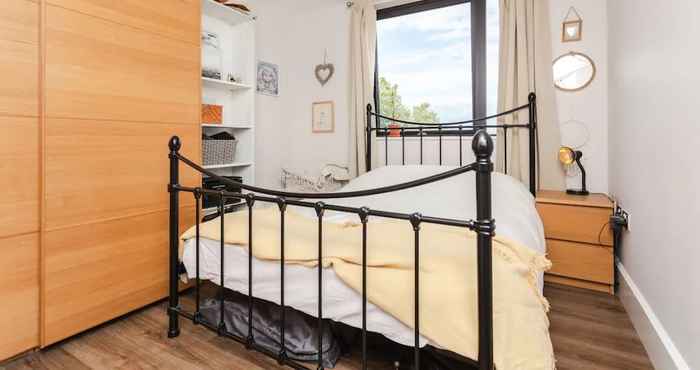 Lainnya Serene 1 Bedroom Flat in Clapton With Balcony