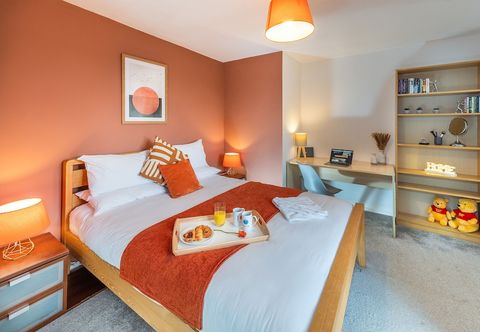 Others Charming 2-bed Apartment in Windsor - Free Parking