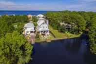 Others Edgewater by Avantstay Gorgeous Character Lakefront Home w/ Private Dock