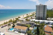 Others Sea Breeze by Avantstay Across From Fort Lauderdale Beach! Pool, Out Door Dining, Fire Pit!
