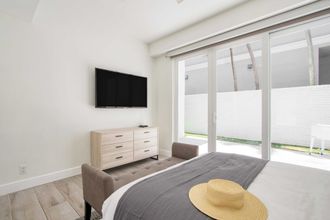 Others 4 Sea Breeze by Avantstay Across From Fort Lauderdale Beach! Pool, Out Door Dining, Fire Pit!