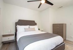 其他 5 Sea Breeze by Avantstay Across From Fort Lauderdale Beach! Pool, Out Door Dining, Fire Pit!