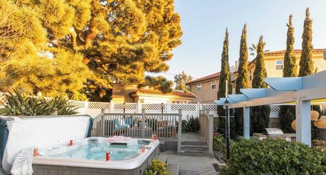 Others 2 Kokomo by Avantstay Bayside Getaway w/ Fire Pit, & Large Outdoor Patio