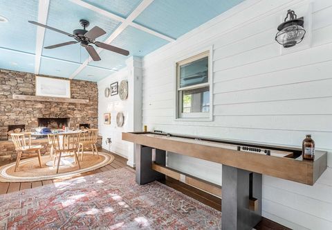 Others Cast Away by Avantstay Stunning Modern Home Near Beach w/ Two Kitchens