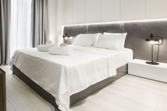 Others 4 Ultra Chic Modern 4 Bedrooms Apartment in Athens