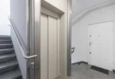 기타 2 Studio Świętokrzyska Warsaw by Renters