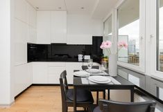 기타 7 Studio Świętokrzyska Warsaw by Renters