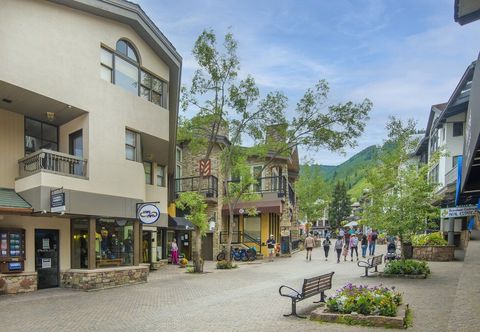 Others Bridge St. Condominium R2 3 Bedroom Condo by RedAwning