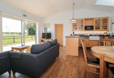 Lain-lain 3 Robins Corner