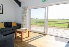 Lain-lain 7 Robins Corner