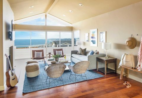 Lain-lain Parasol by Avantstay Hilltop Ocean View Escape w/ Large Patio & Shuffleboard