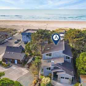 Primary image1Villa Manzanita by Avantstay 熱水浴缸,距海灘/市區1個街區,廚師的廚房的度假屋,Manzanita Golf Course飯店