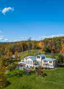 Imej utama River House by Avantstay Historic & Secluded Estate on the Hudson River w/ Pool Sleeps 24!