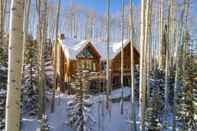 Lain-lain Snowdrift Cabin by Avantstay Breathtaking Home w/ Prime Ski Access & Hot Tub