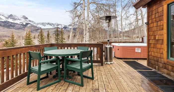 Others Russell Home by Avantstay Expansive Deck, Stunning Views & Hot Tub!