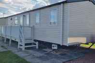 Others Lovely 8 Berth Direct Beach Access
