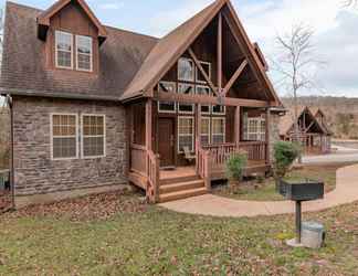 Others 2 Bear Hug - Cabin Comfort - Outdoor Pool - Walking Trails -family/group Fun!