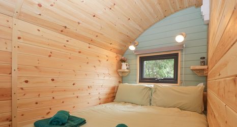 Lain-lain 2 Dew Pond