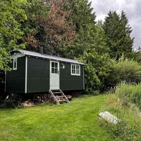 Primary image1The Crooked Gate - 豪華浪漫度假小屋,FireFields Gymnastics飯店